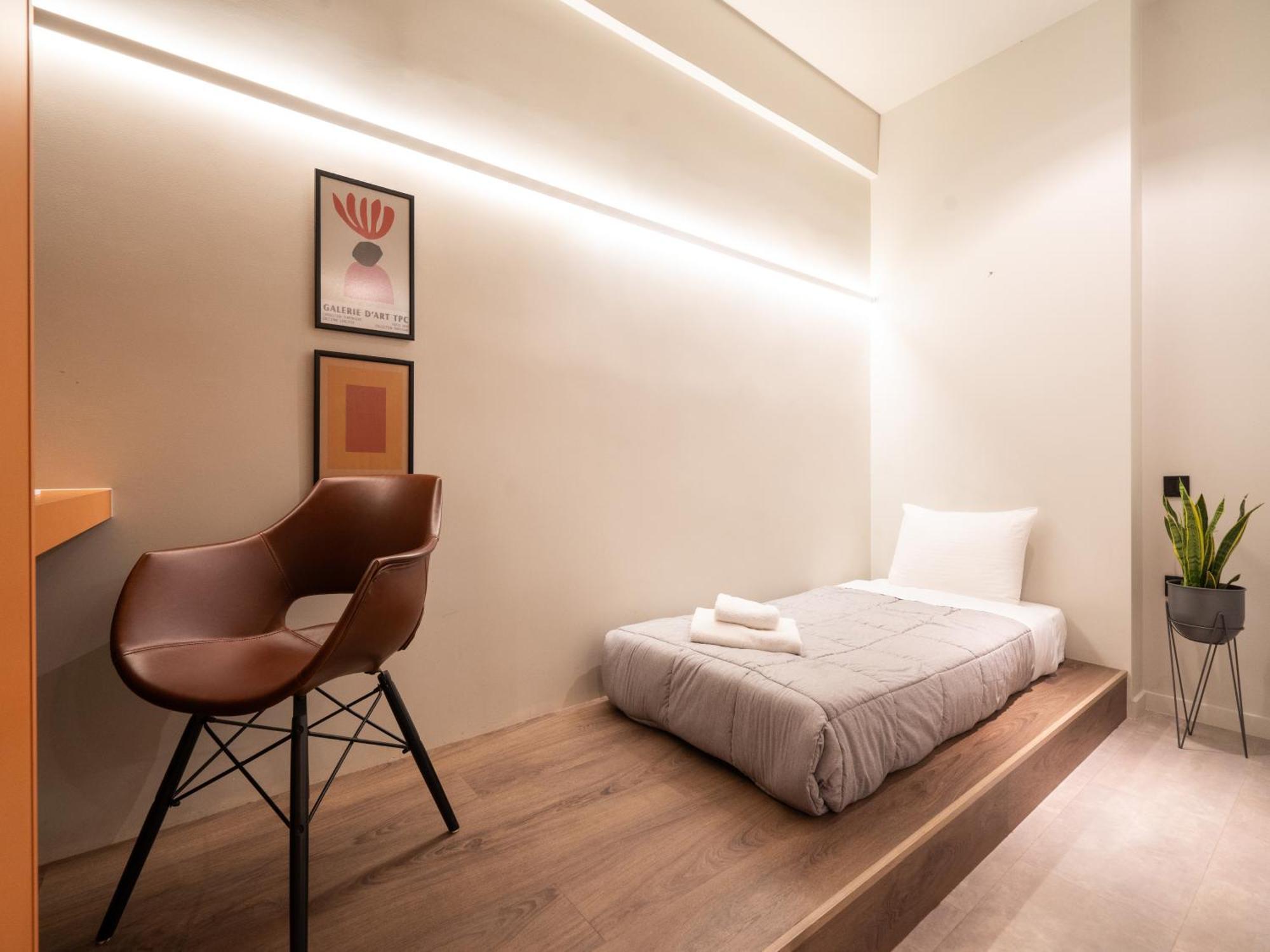 A Place 4U No6 - City Escape With Balcony Lounge & Open Living Space Афины Экстерьер фото